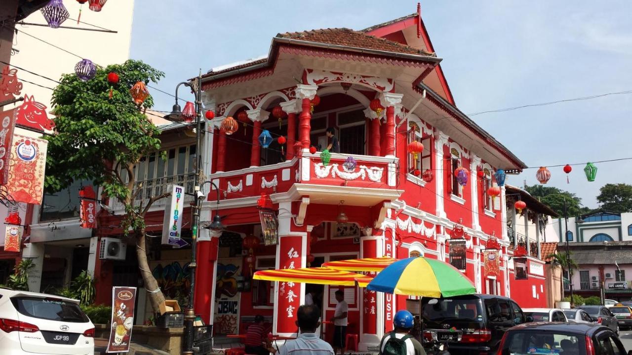 Attrus Bed & Breakfast Johor Bahru Exterior photo